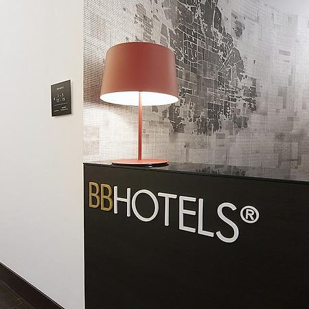 Bb Hotels Aparthotel Desuite Милан Экстерьер фото